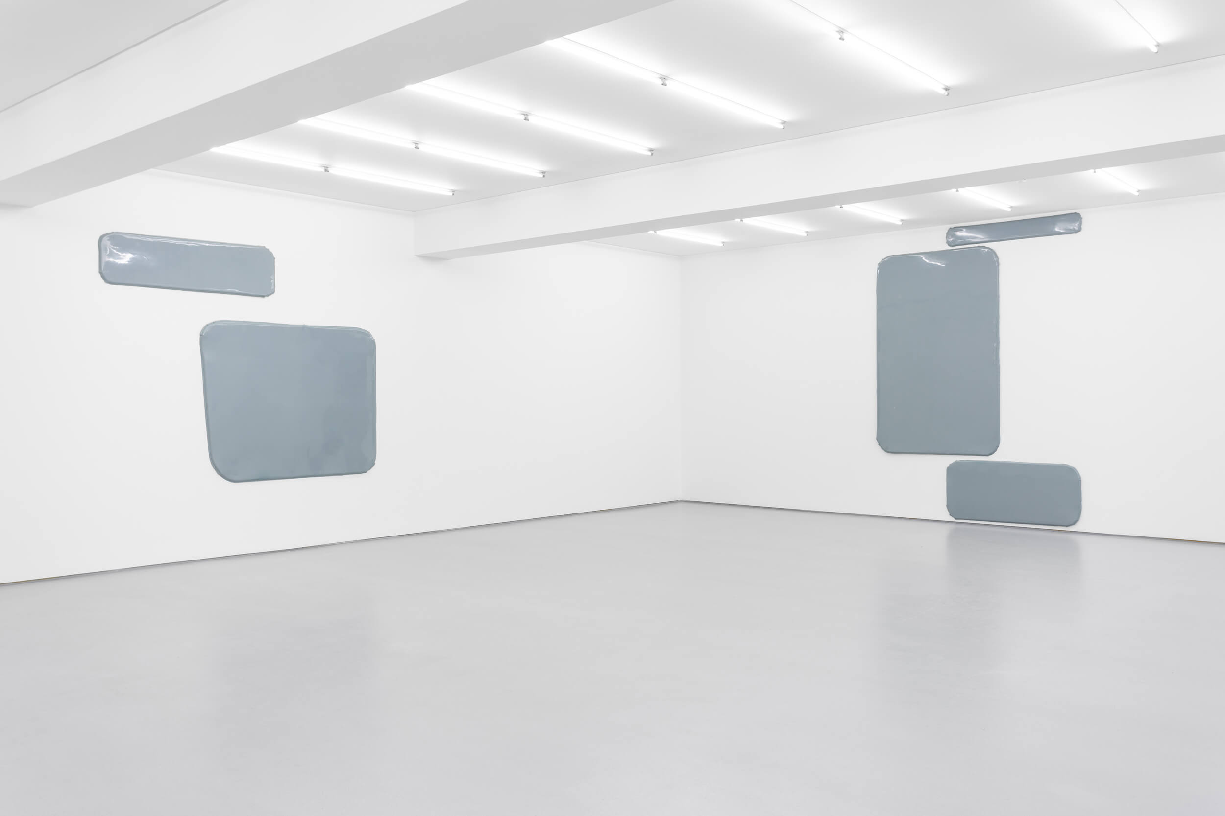 Exhibition view: Gonçalo Barreiros, então aquilo que. Galeria Vera Cortês, 2021
