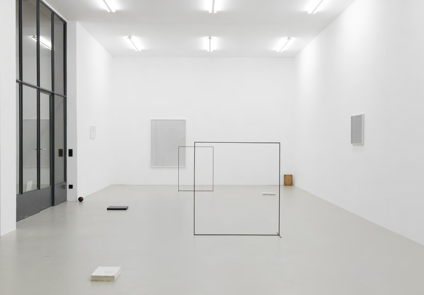 Daniel Gustav Cramer, Seventeen, 2015. Installation view Kunstverein Nürnberg, Germany
