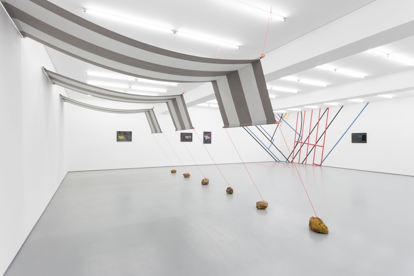 Exhibition view: Céline Condorelli, Diversions, Galeria Vera Cortês, 2022
