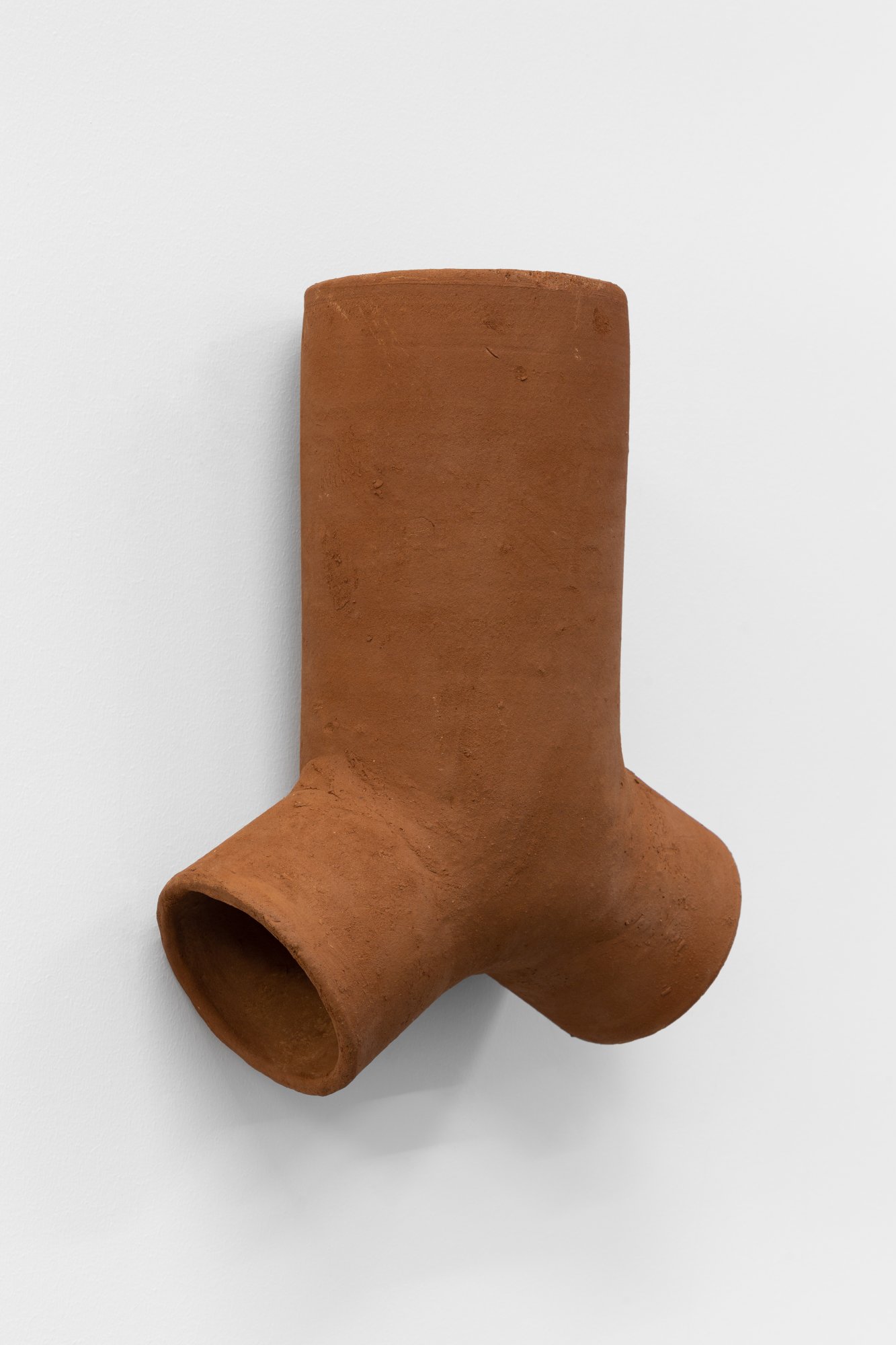 Joana Escoval, Even the best mixture of clay, sand, and rock will become sterile if it is not nourished, 2022. Earth, water, fire, air. 43 x 36 x 15 cm. Unique
