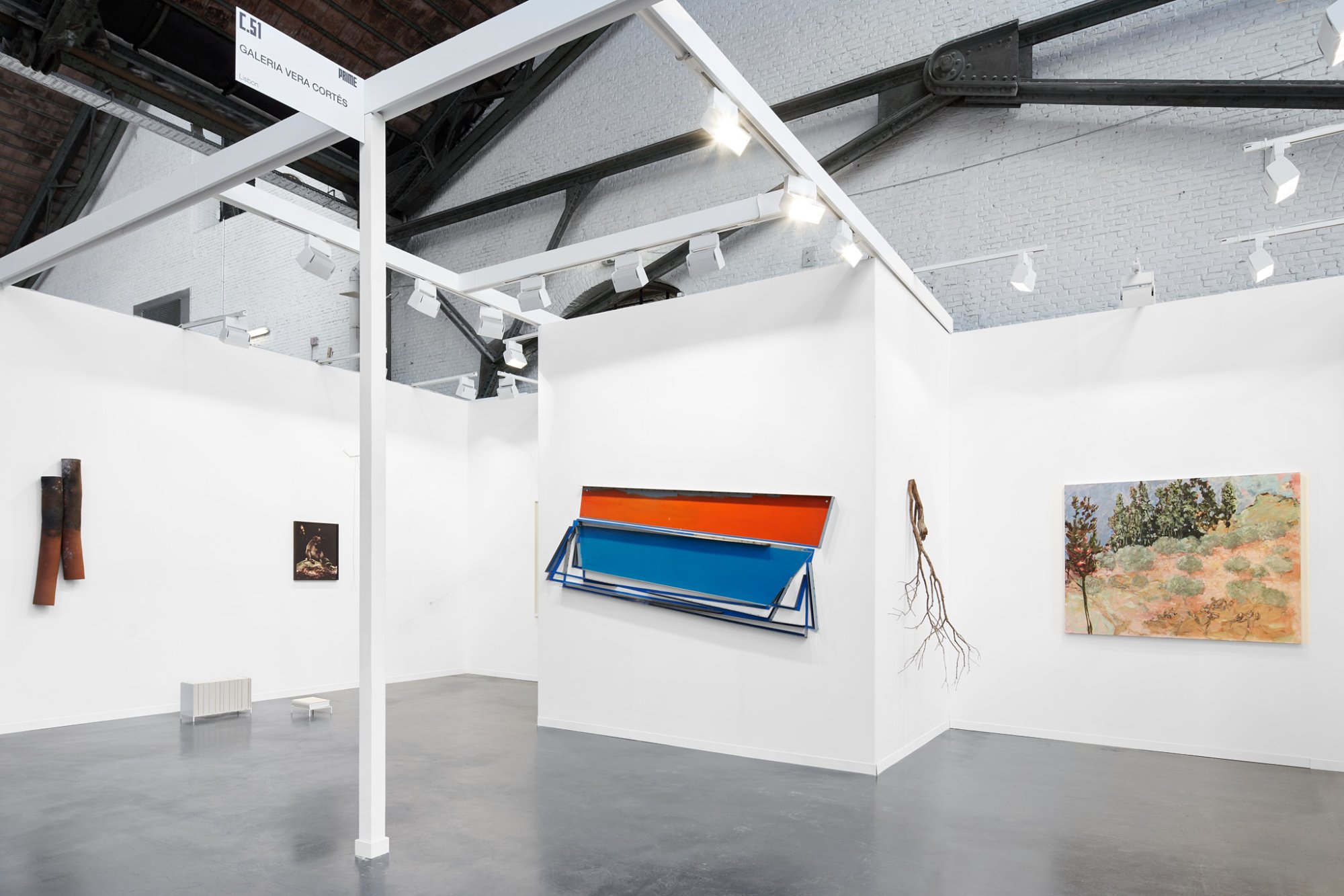 GALERIA VERA CORTÊS, booth C51, Art Brussels 2022. Photo: GRAYSC.
