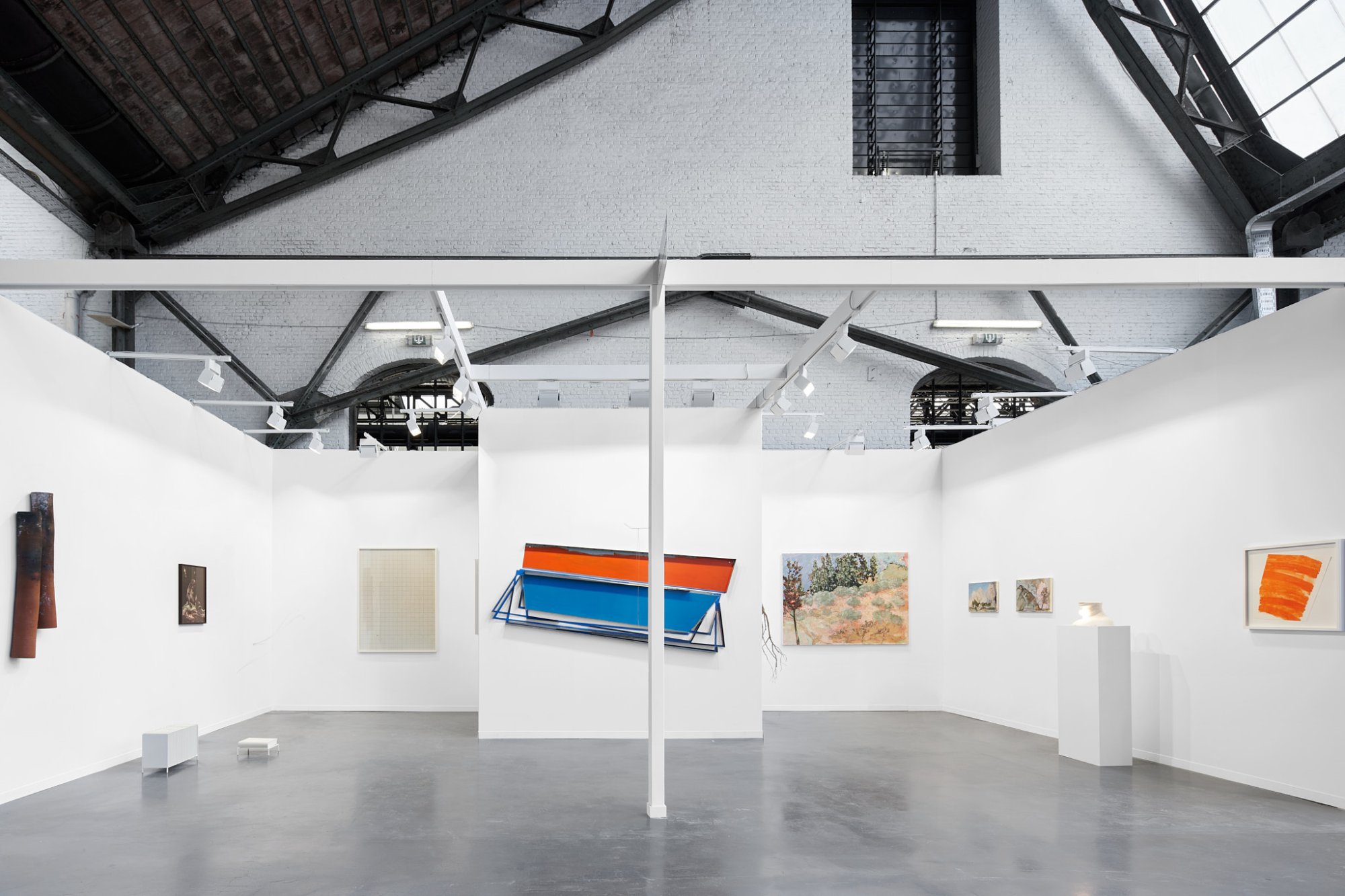 GALERIA VERA CORTÊS, booth C51, Art Brussels 2022. Photo: GRAYSC.
