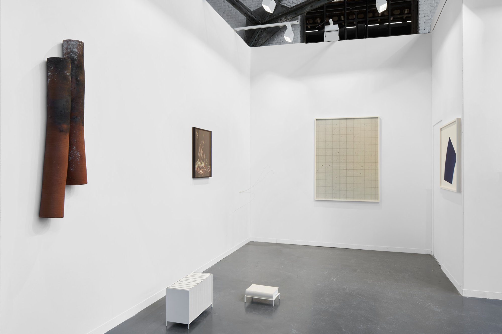 GALERIA VERA CORTÊS, booth C51, Art Brussels 2022. Photo: GRAYSC.
