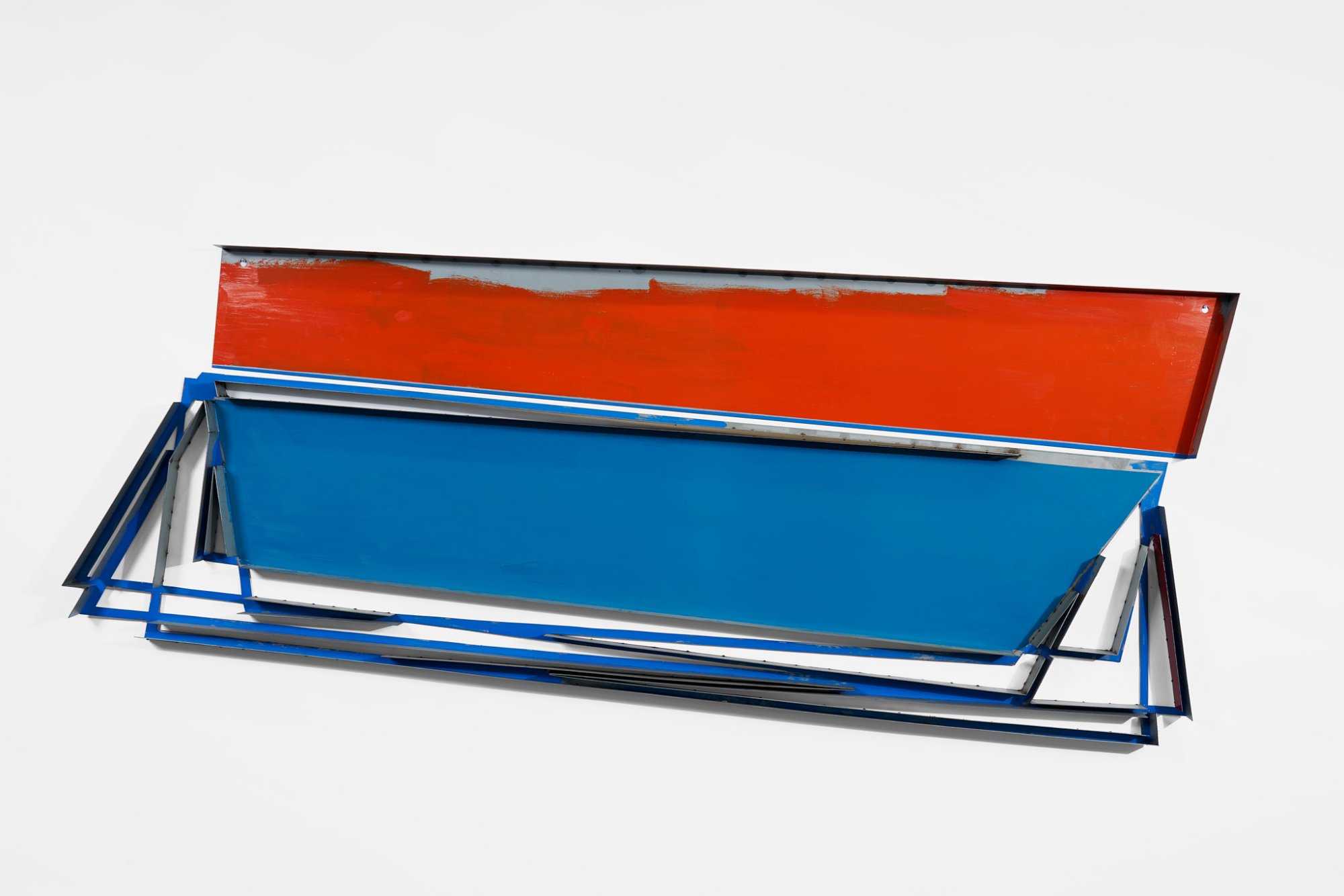 José Pedro Croft, Untitled, 2009. Zinc plated iron and synthetic paint. 113 x 262 x 6 cm. Unique
