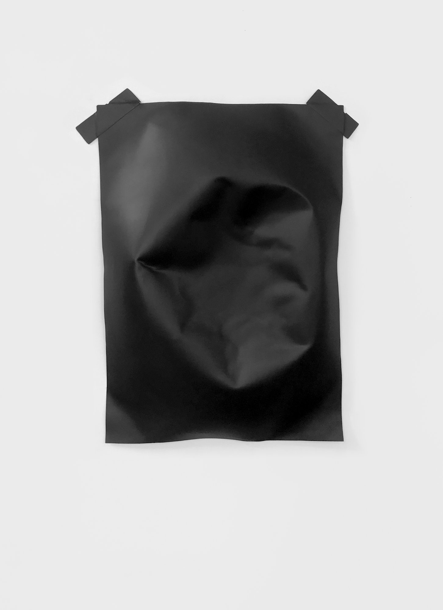 Gonçalo Barreiros, Untitled, 2022. Painted zincor. 74 x 52, 5 x 7 cm. Unique
