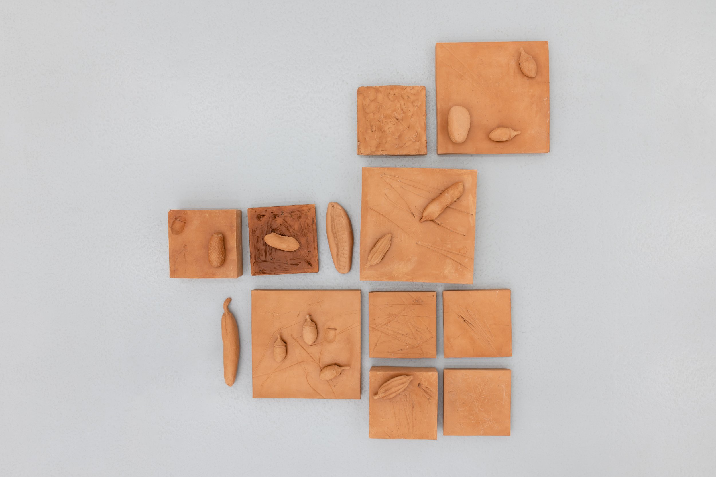 Gabriela Albergaria, Terra Cerâmica #9, 2023. Self-drying clay, beeswax with carnaúba. 81,5 x 82 x 5 cm. Unique
