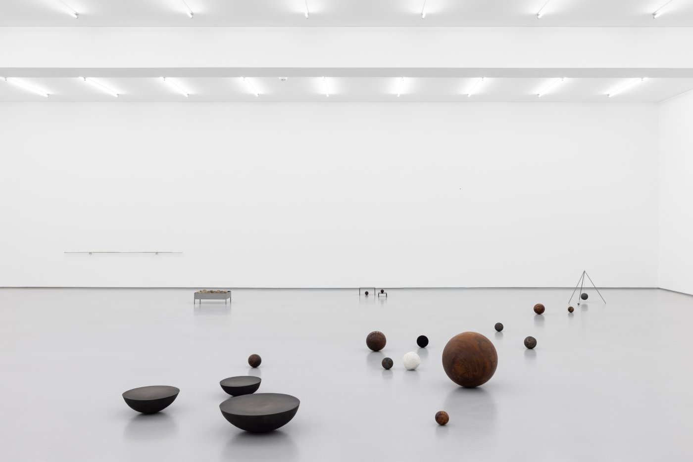 Exhibition view: Daniel Gustav Cramer, Objects, Galeria Vera Cortês, 2023
