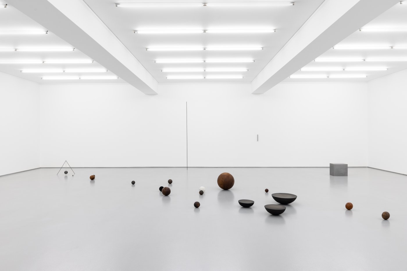 Exhibition view: Daniel Gustav Cramer, Objects, Galeria Vera Cortês, 2023
