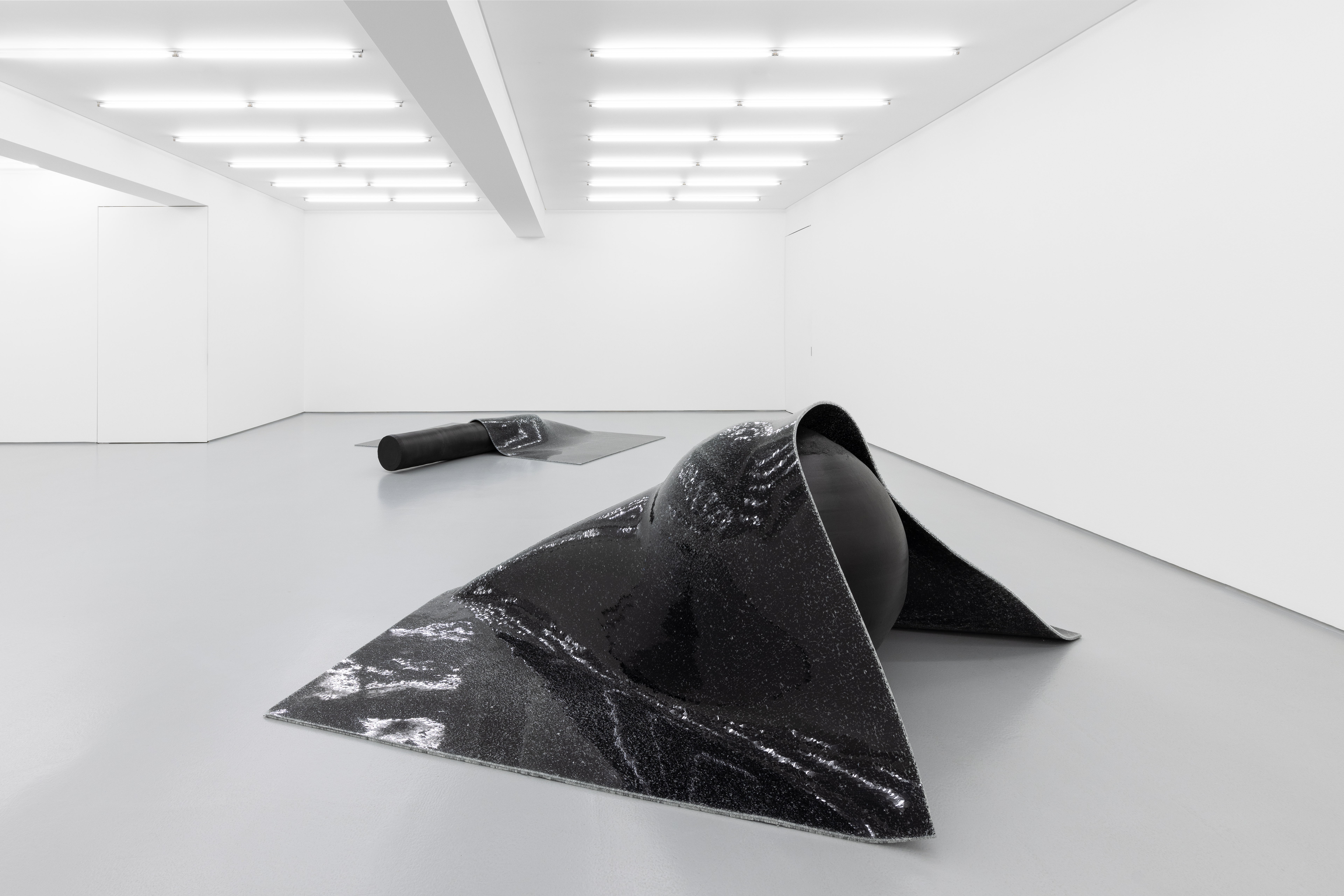 Exhibition view: António Bolota, Arrastamento, Galeria Vera Cortês, 2023
