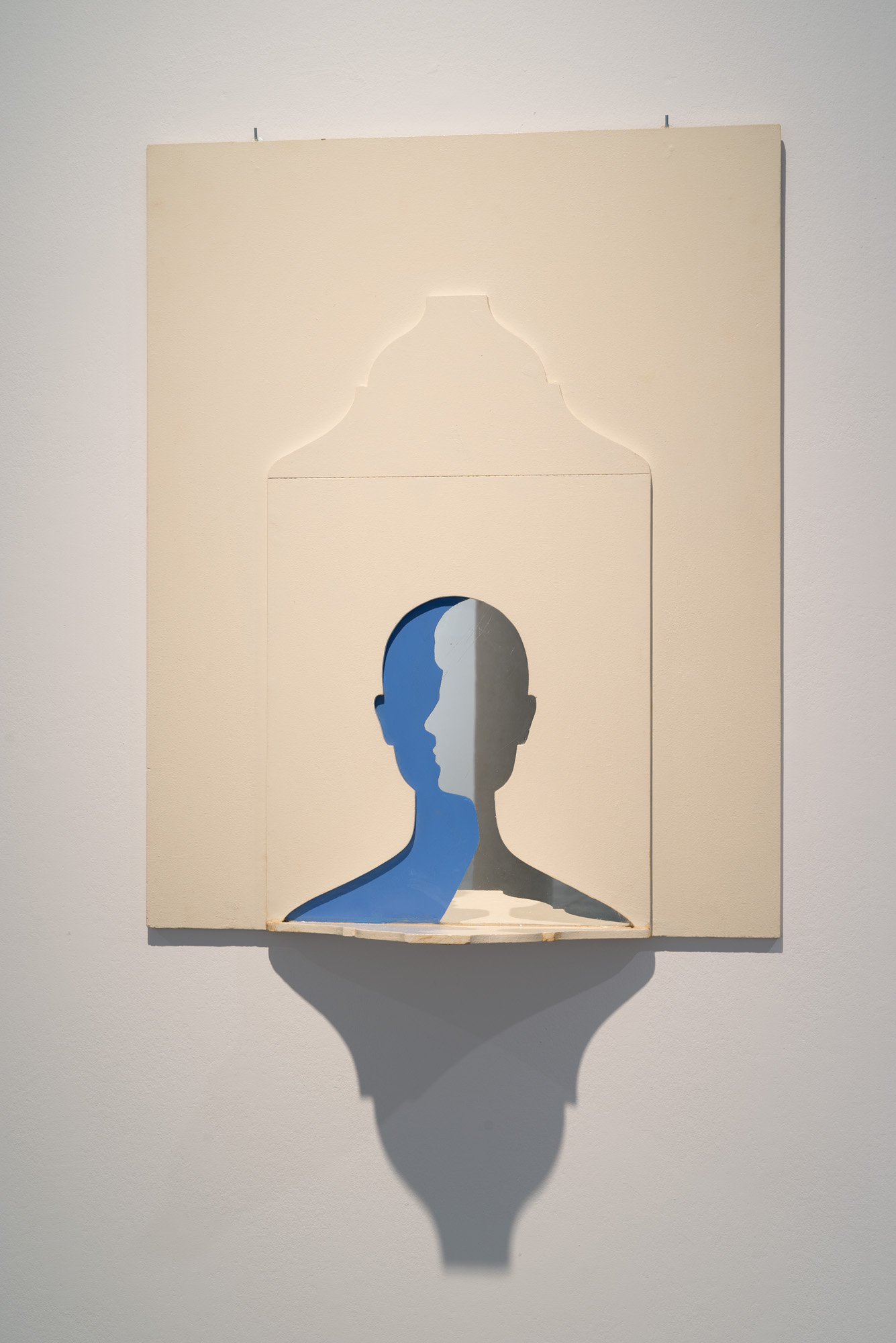 Ana Vieira, A Senhora M.M.T.S., 1967. Wood, mirror, and enamel paint. 100 x 80 x 23 cm. © of the work of art, Ana Vieira State, 2020 © of the photograph, Es Baluard Museu. Photographer: David Bonet
