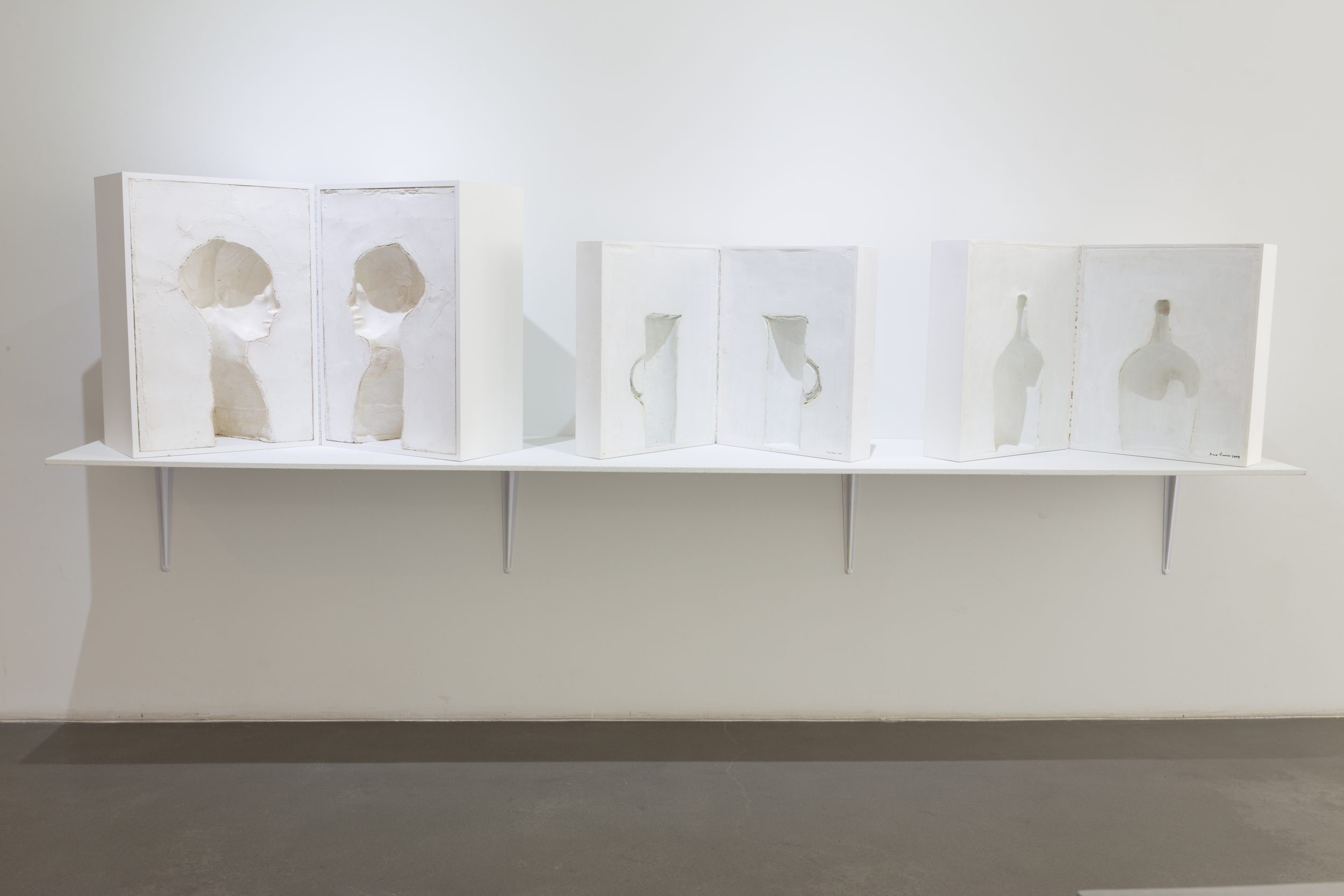 Exhibition view: Ana Vieira – Uma Antologia. Centro de Arte Contemporânea Graça Morais, Bragança, Portugal, 2017-2018
