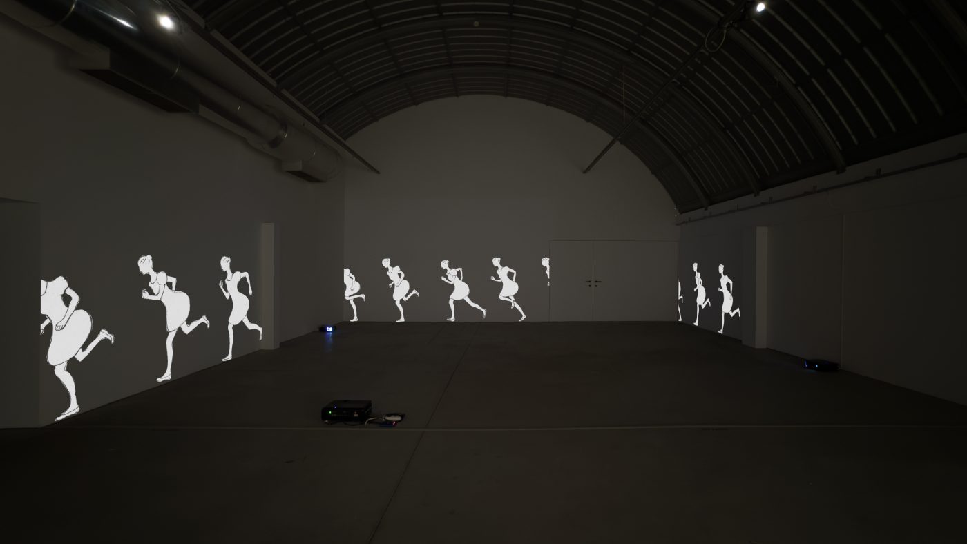 



Ana Vieira, O Desenho da Menina a Fugir do seu Suporte, 2014. Multimedia installation consisting of three digital video projections, without sound and on loop. 250 x 630 x 770 cm. Variable dimensions




