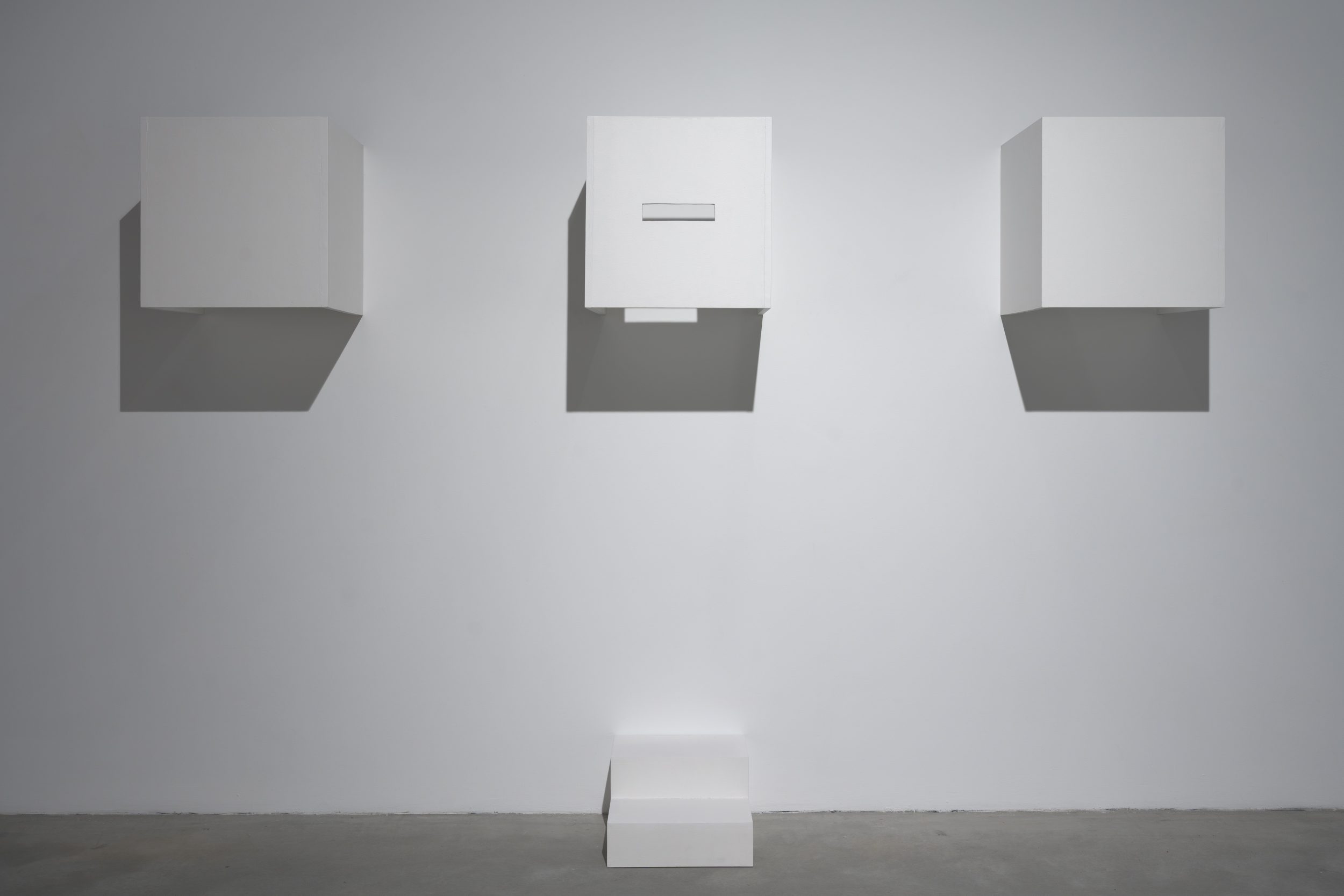 Ana Vieira, Vigia I, II, III, 2008. 3 elements and painted wooden ladder. 3 x (55 x 51 x 51 cm)

