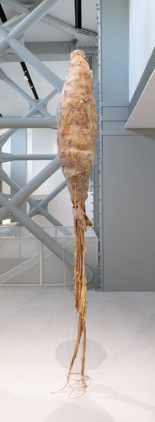 Carlos Bunga, Cocoon #7. Latex paint and glue on papier-mâché and wood. 140 x ø 0 cm
