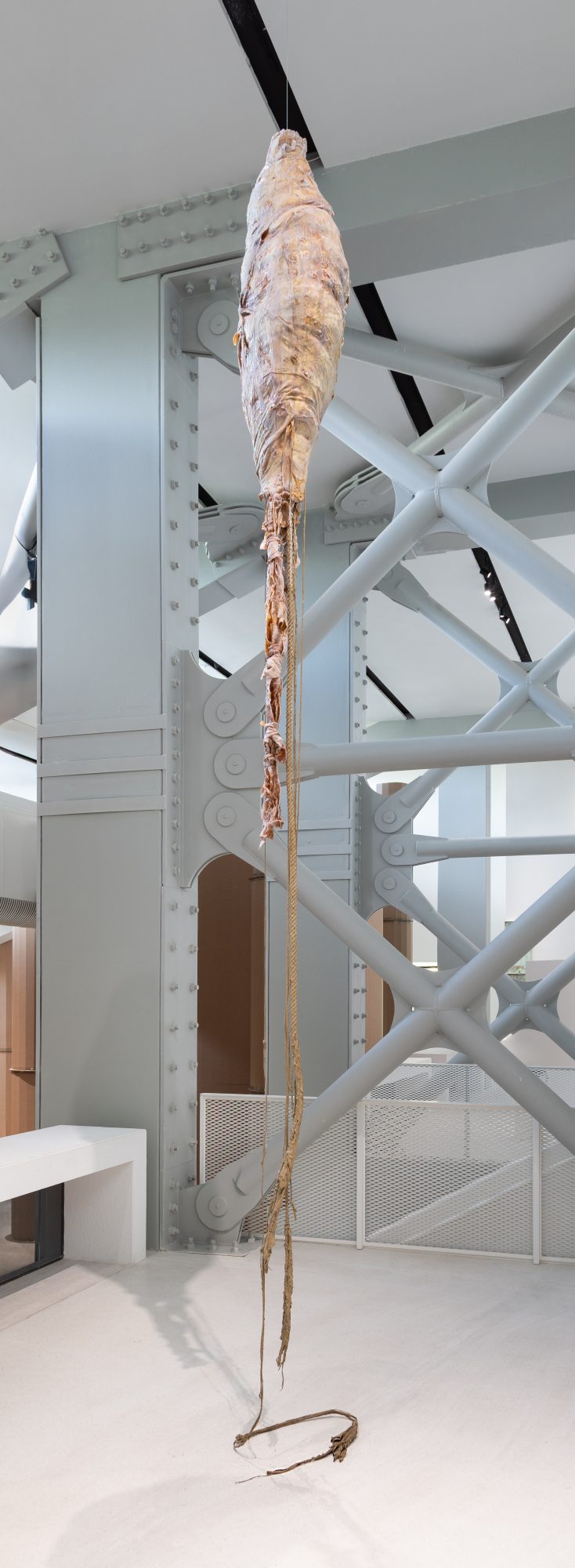 Carlos Bunga, Cocoon #7. Latex paint and glue on papier-mâché and wood. 140 x ø 50 cm
