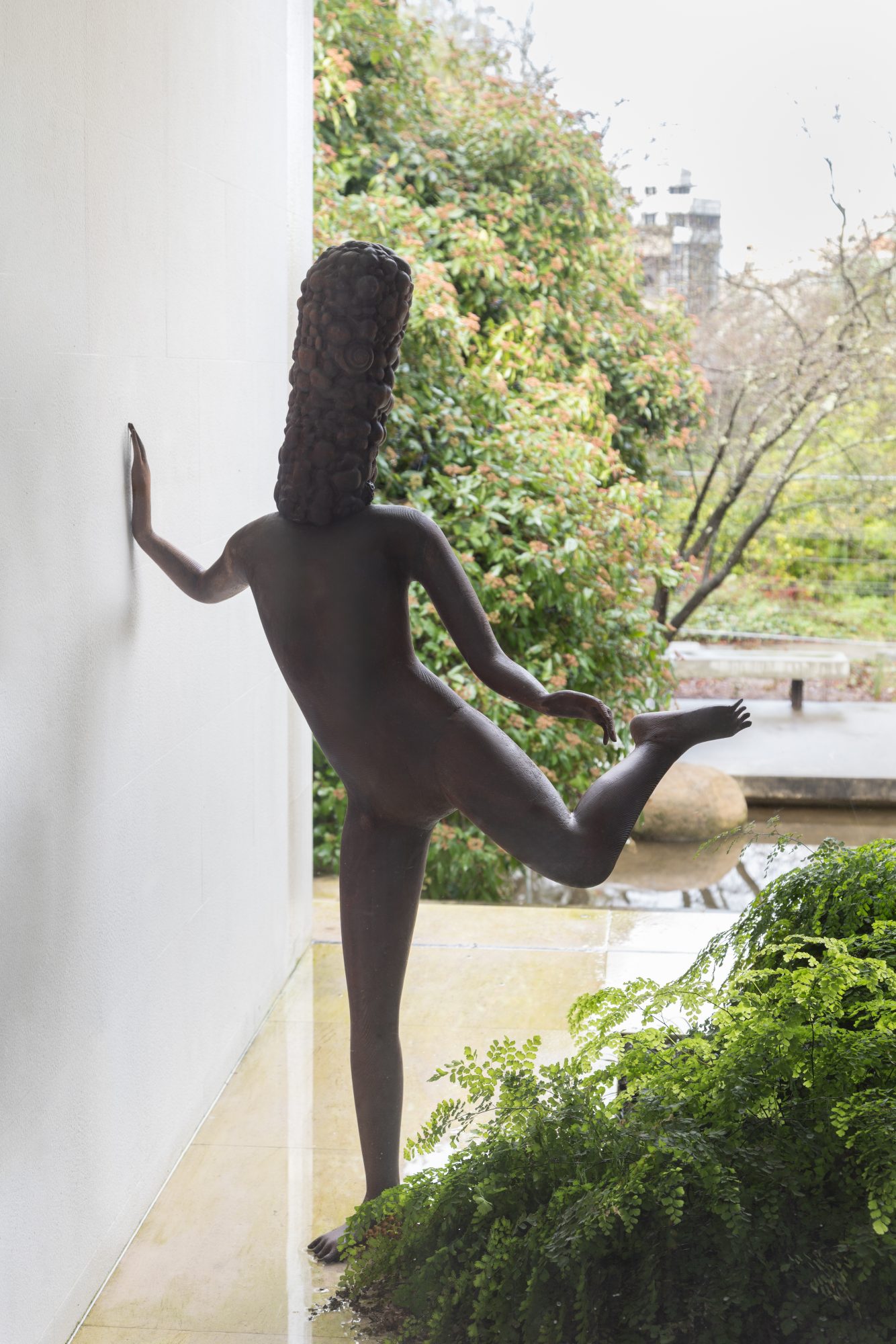 Carlos Bunga, Nómada. Caddis fly, 2025. Wood. 144,5 x 46,5 x 90,5 cm. Ed. 3
