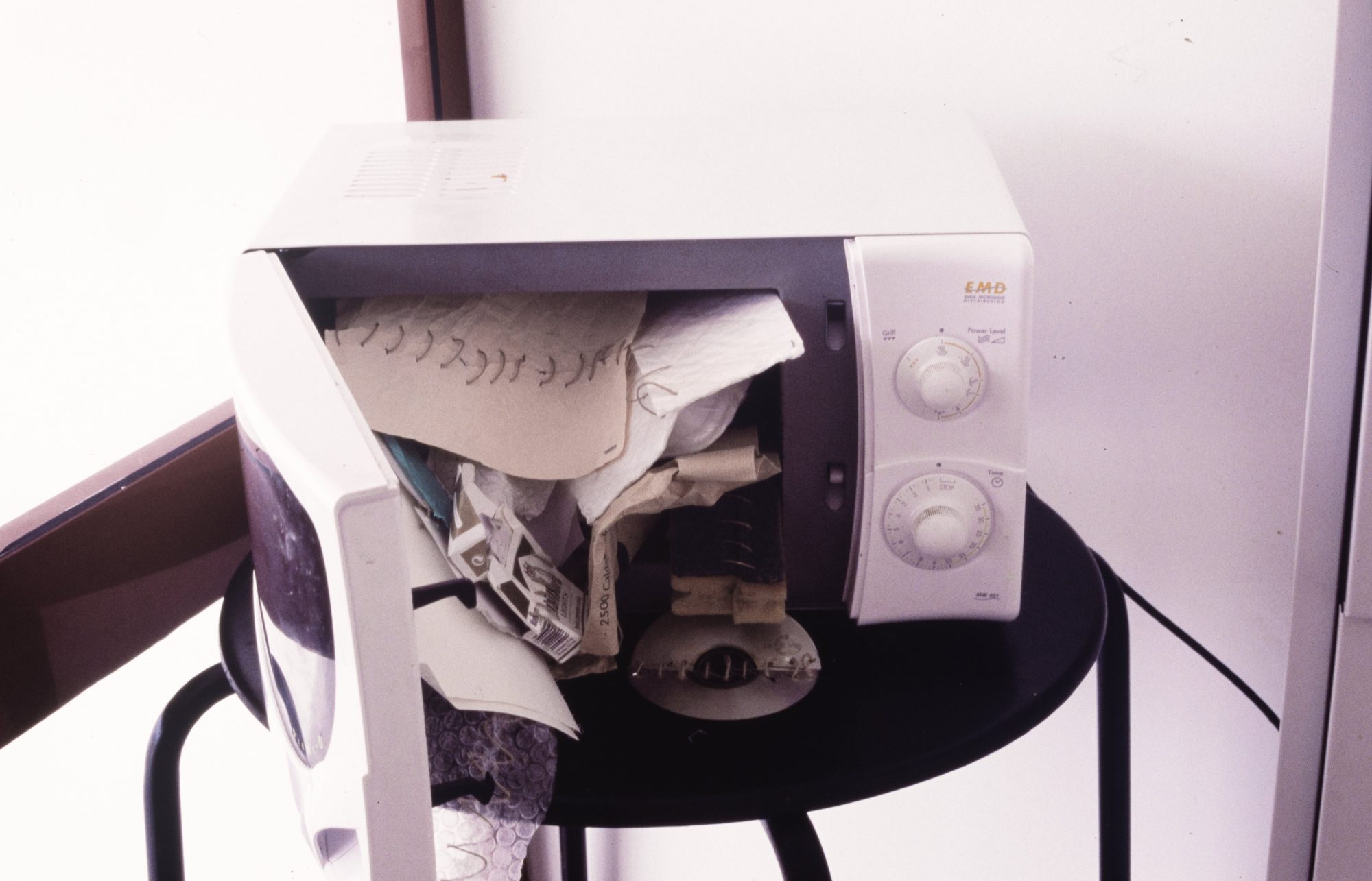 Carlos Bunga, Fragmentos (detail), 2000. Chromogenic color print. 22 x (24 x 15,8 cm)
