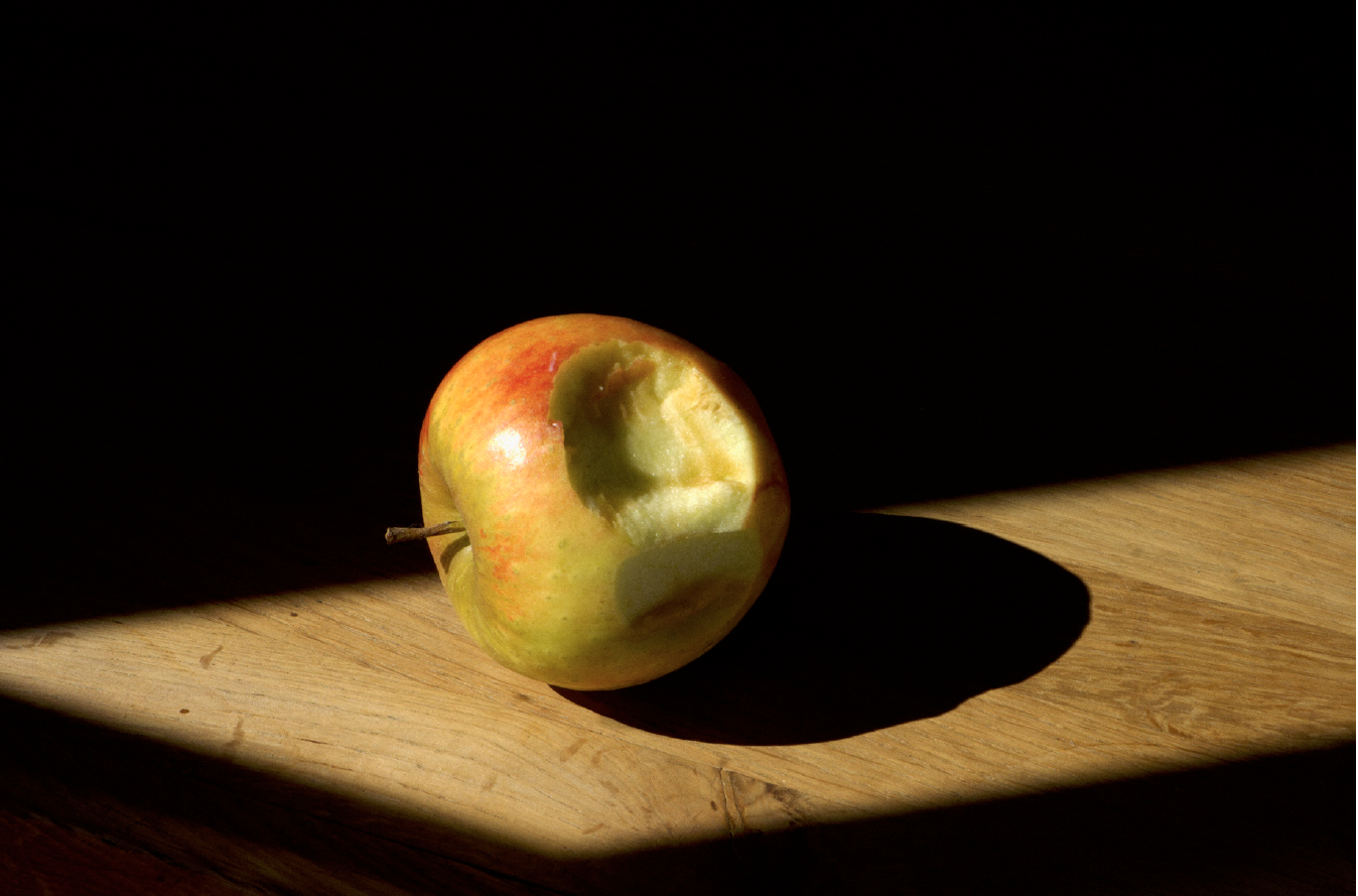 Daniel Blaufuks, O Início do Desejo (Maçã) / The Beginning of Desire (Apple), 2026. Inkjet print on paper. 70 x 105 x 3,5 cm. Ed. 3
