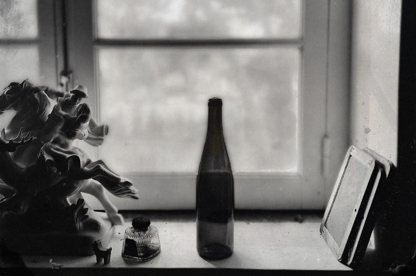 Daniel Blaufuks, O Passar dos Dias (no estúdio) / The Passing of Days (in the studio), 2026. Inkjet print on paper. 32 x 45 x 3,5 cm. Ed. 3
